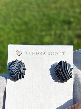 HTF kendra Scott BBA Morgan studs
